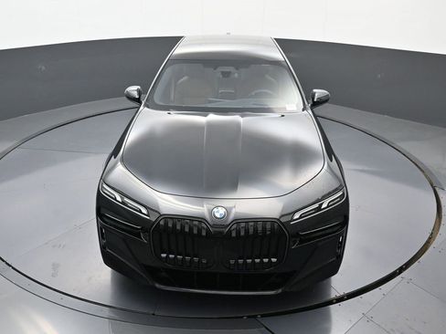New 2026 BMW 740i xDrive image 40