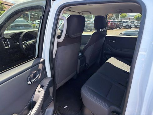 Used 2024 Nissan Frontier SV w/ Hardbody Edition AWD/4WD image 9