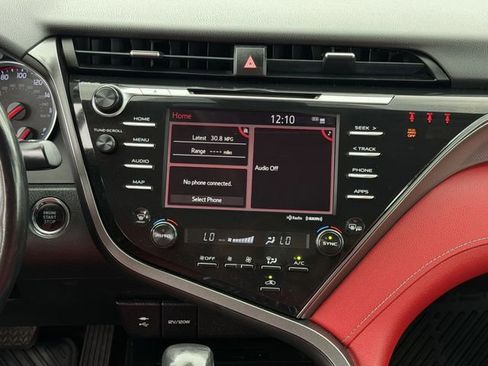 Used 2019 Toyota Camry XSE FWD image 17