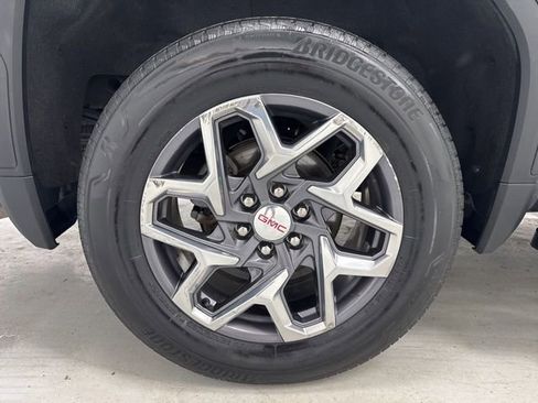 Used 2022 GMC Sierra 1500 SLT w/ SLT Premium Plus Package AWD/4WD image 36