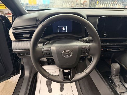Used 2026 Toyota Camry SE FWD image 14