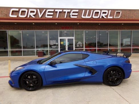 Used 2022 Chevrolet Corvette Stingray Premium Cpe w/ Z51 Performance Package RWD image 9