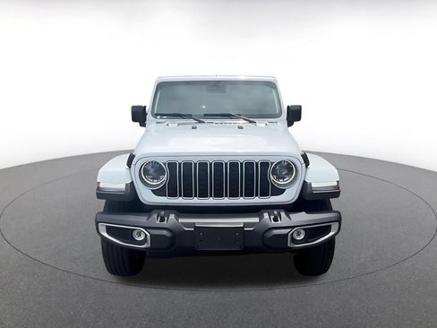 Used 2025 Jeep Wrangler Unlimited Sahara AWD/4WD image 5