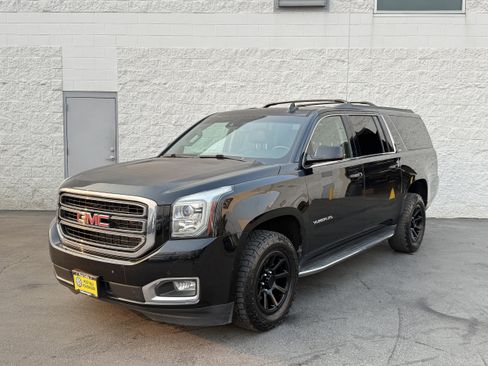 Used 2016 GMC Yukon XL SLT w/ Open Road Package AWD/4WD image 3