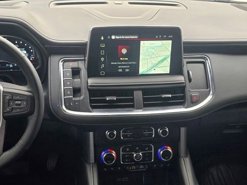 Used 2023 GMC Yukon XL SLT w/ SLT Premium Package image 17