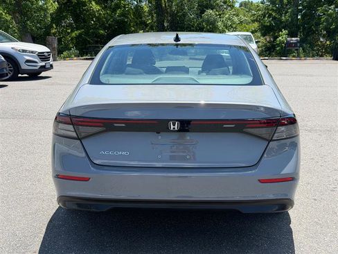Used 2025 Honda Accord SE image 7