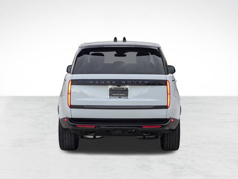 Used 2025 Land Rover Range Rover SE image 10