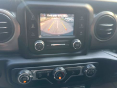 Used 2020 Jeep Wrangler Unlimited Sport AWD/4WD image 25