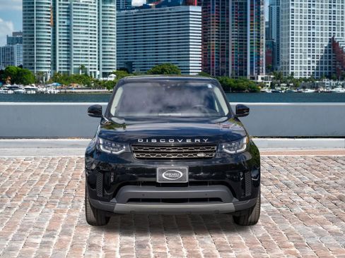 Used 2020 Land Rover Discovery SE image 2