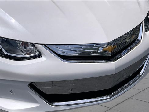 Used 2018 Chevrolet Volt Premier w/ Driver Confidence Package FWD image 29