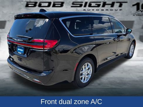 New 2025 Chrysler Pacifica Select image 6