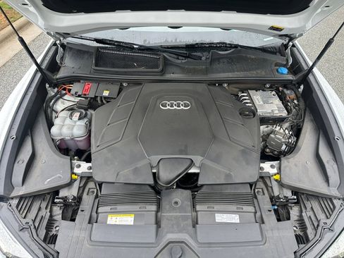 Used 2022 Audi Q8 Premium Plus AWD/4WD image 16