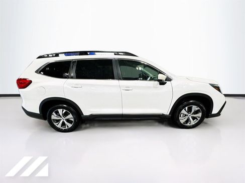 Used 2025 Subaru Ascent Premium image 4