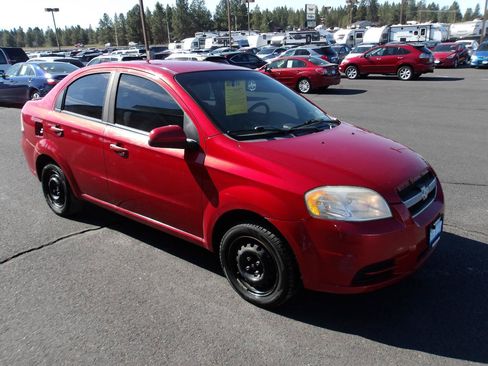 Used 2010 Chevrolet Aveo LT FWD image 7