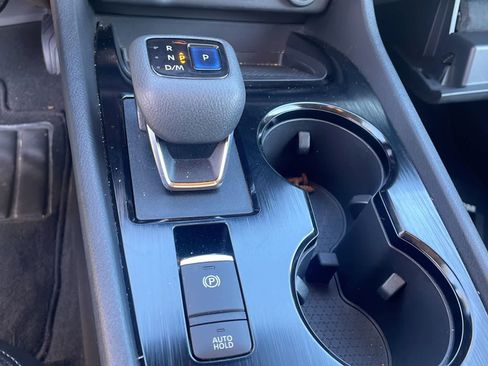 Used 2022 Nissan Rogue SV image 15