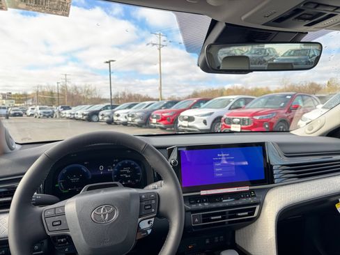 New 2026 Toyota Camry XLE AWD/4WD image 2