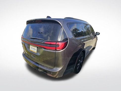 Used 2023 Chrysler Pacifica Touring-L w/ S Appearance Package FWD image 18