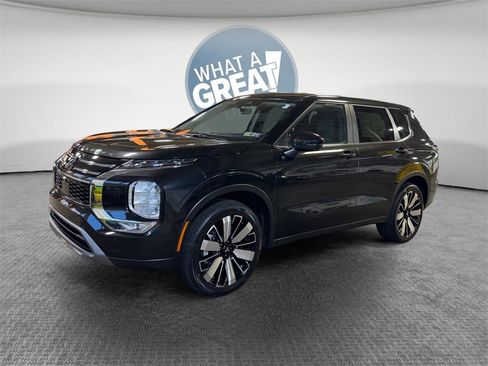 Used 2025 Mitsubishi Outlander SE image 8