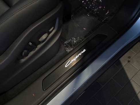 Used 2024 Porsche Cayenne Coupe image 15