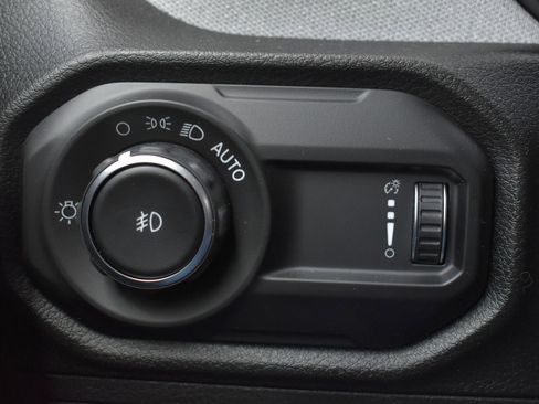 Used 2025 Jeep Wrangler Unlimited Sport AWD/4WD image 17