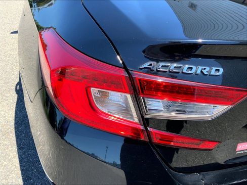 Used 2020 Honda Accord EX image 28