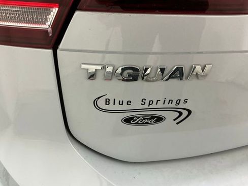 Used 2018 Volkswagen Tiguan S image 6