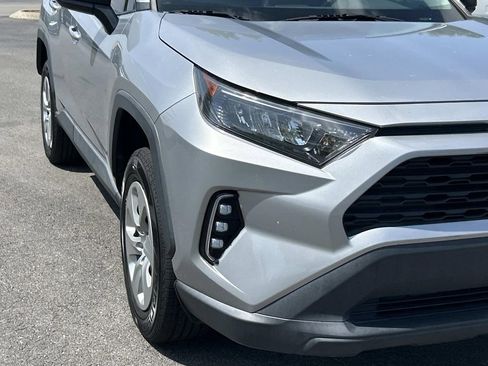 Used 2022 Toyota RAV4 LE FWD image 11