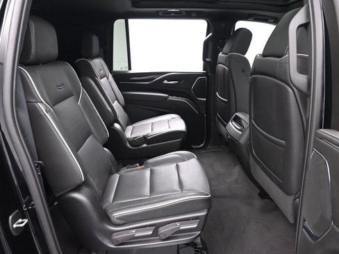 Used 2024 Cadillac Escalade ESV Sport AWD/4WD image 18