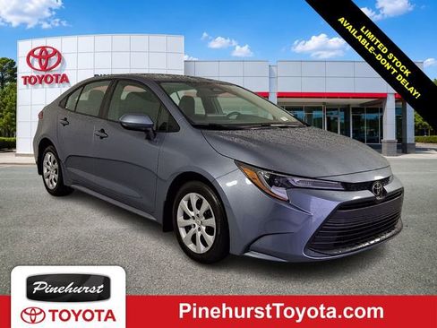 Certified 2025 Toyota Corolla LE FWD image 1