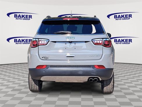 Used 2022 Jeep Compass Limited image 4