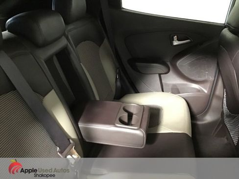 Used 2013 Hyundai Tucson GLS image 32