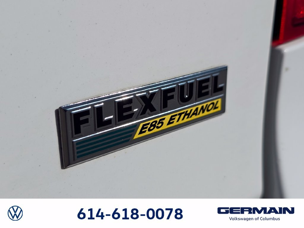 Used 2014 Chrysler Town & Country Touring FWD image 37