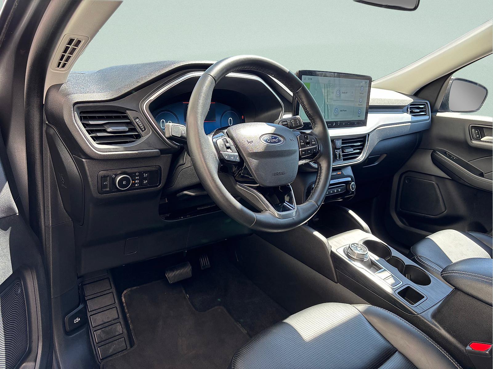 Used 2025 Ford Escape Platinum AWD/4WD image 15
