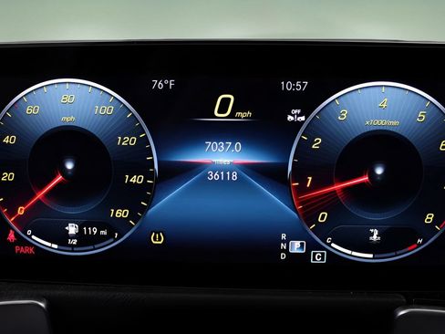 Used 2023 Mercedes-Benz GLB 250 image 24