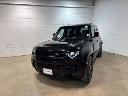 Used 2023 Land Rover Defender 110 X-Dynamic SE image 2