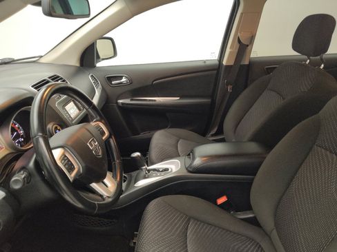 Used 2020 Dodge Journey SE w/ SE Popular Equipment Group image 17