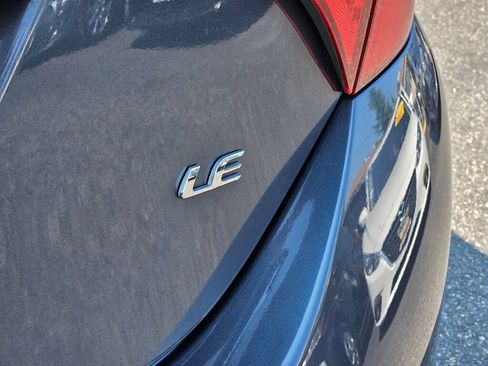 Used 2016 Toyota Corolla LE FWD image 12