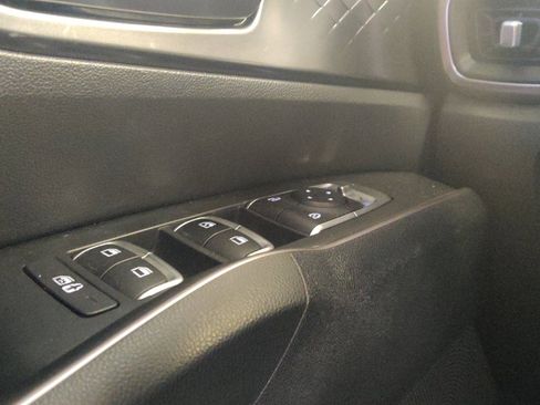 Used 2022 Kia Sorento S FWD image 27