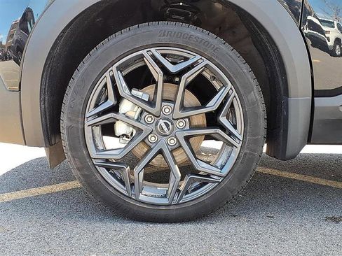 Used 2025 Nissan Kicks SR image 14