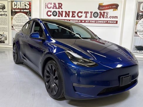 Used 2024 Tesla Model Y Performance AWD/4WD image 2