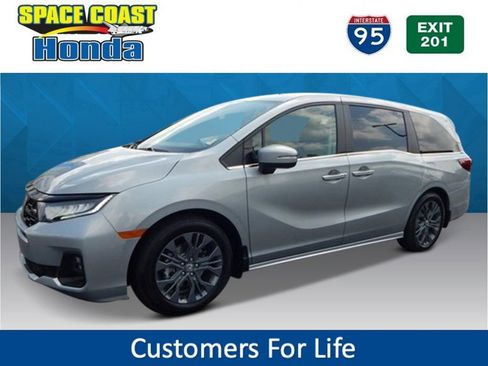 New 2026 Honda Odyssey Touring image 7