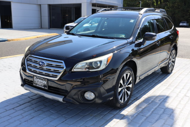 Used 2015 Subaru Outback 2.5i Limited AWD/4WD image 1
