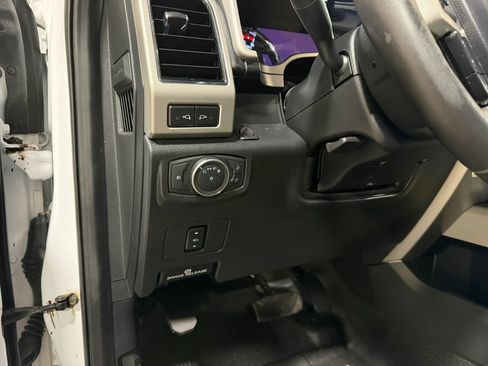 Used 2020 Ford F350 4x4 Crew Cab DRW Super Duty image 53