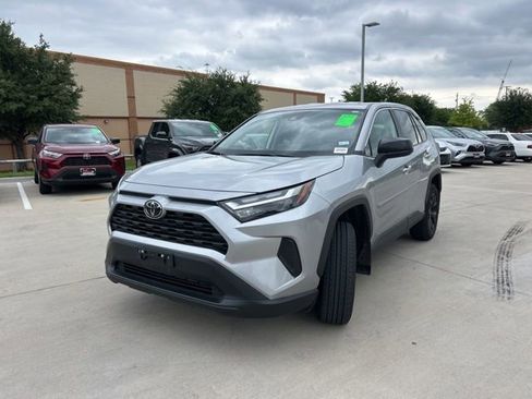 Used 2025 Toyota RAV4 LE image 7