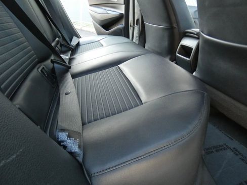 Used 2020 Toyota Corolla XSE image 39