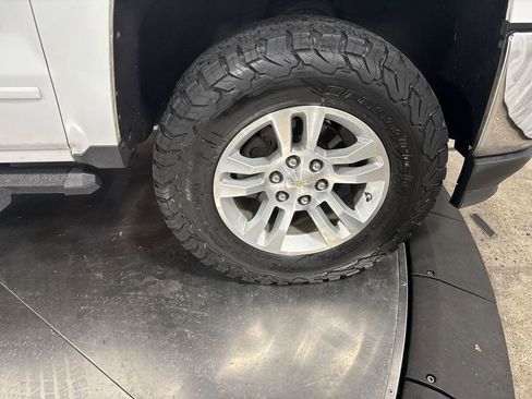 Used 2019 Chevrolet Silverado 1500 LT w/ All Star Edition image 14