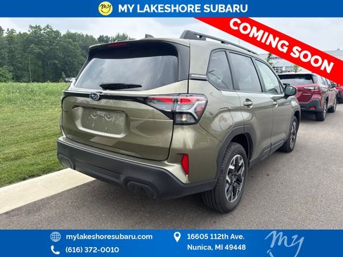 Used 2025 Subaru Forester Premium AWD/4WD image 7