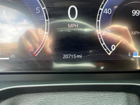 Used 2025 Jeep Grand Cherokee L Limited w/ Luxury Tech Group II AWD/4WD image 12