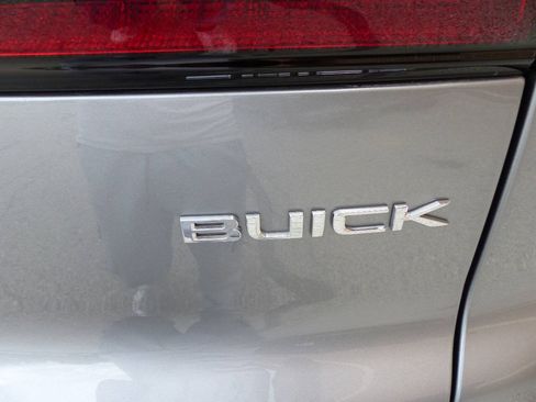 Used 2026 Buick Enclave Preferred w/ LPO, Floor Liner Package FWD image 9