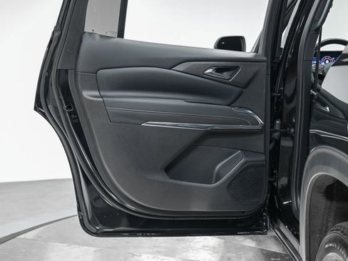 Used 2024 Chevrolet Traverse LS w/ Midnight/Sport Edition image 24